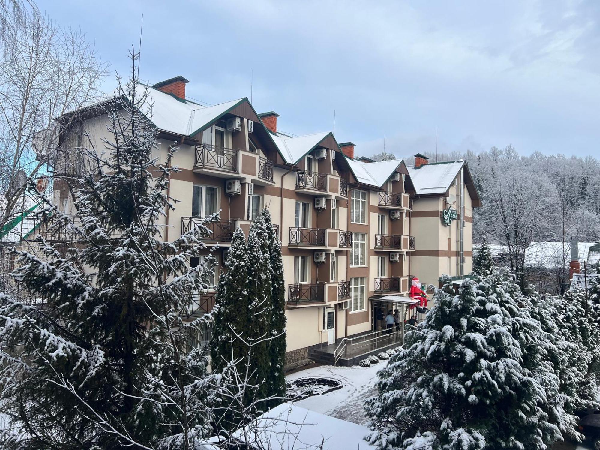 Lileya Hotel Polyana  Buitenkant foto