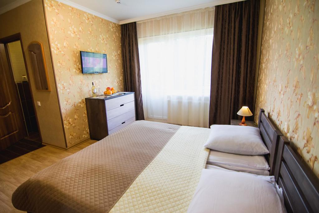 Lileya Hotel Polyana  Buitenkant foto